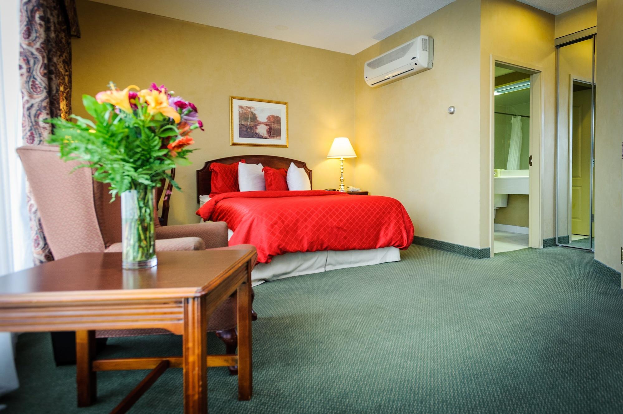 Peterborough Inn & Suites Hotel Экстерьер фото