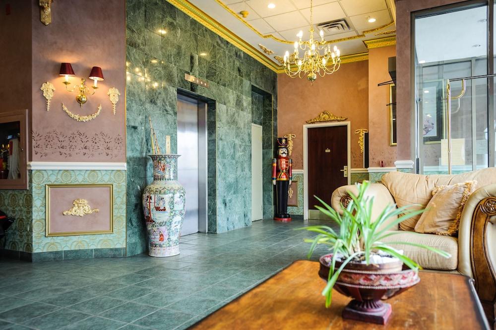 Peterborough Inn & Suites Hotel Экстерьер фото