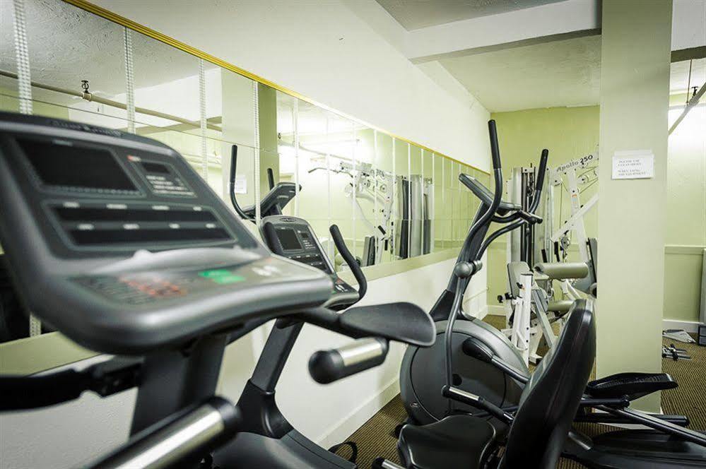 Peterborough Inn & Suites Hotel Экстерьер фото