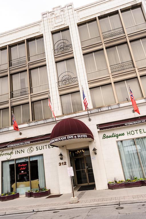 Peterborough Inn & Suites Hotel Экстерьер фото